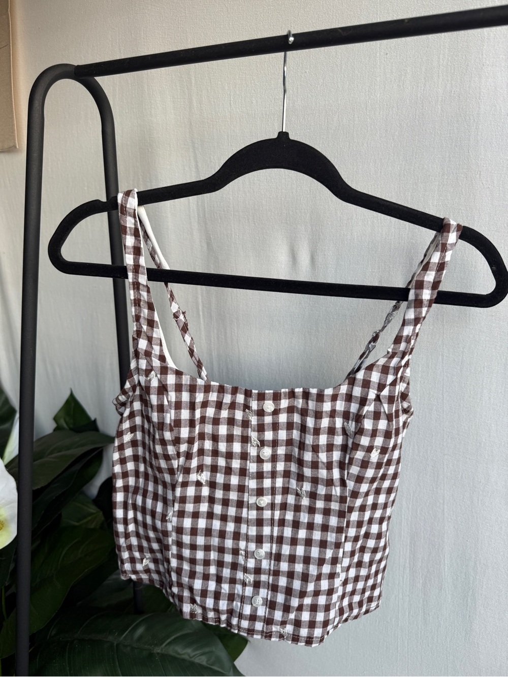 Lotus and Lavender Brown and White Gingham Heart Embroidered Cropped Tank / M